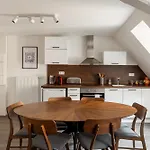 Travel Homes - Republic, Charm In The Heart Of 3*